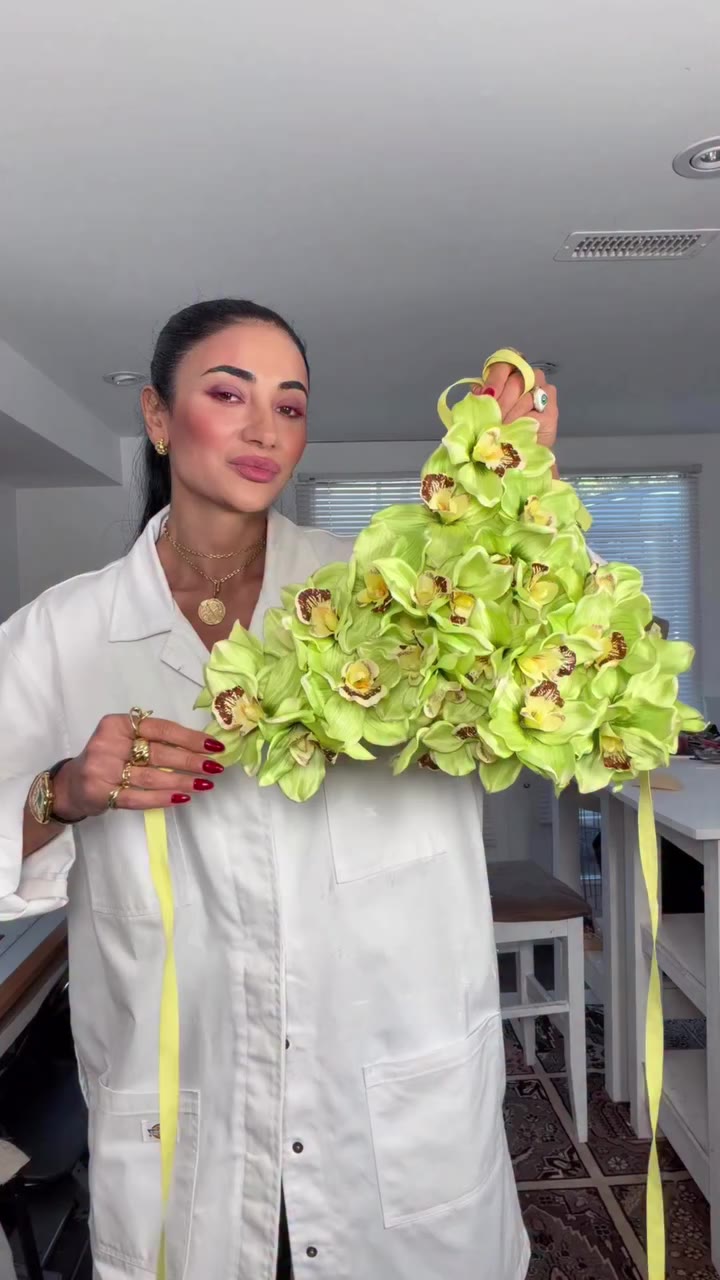 Today I made a top out of orchid flowers for the event I’m hosting with…