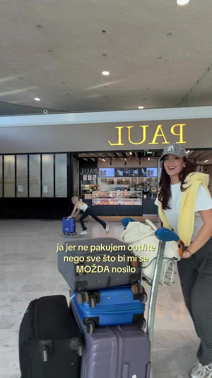 overpacking forever <3 #outfits #putovanje #overpacking #relatablereel