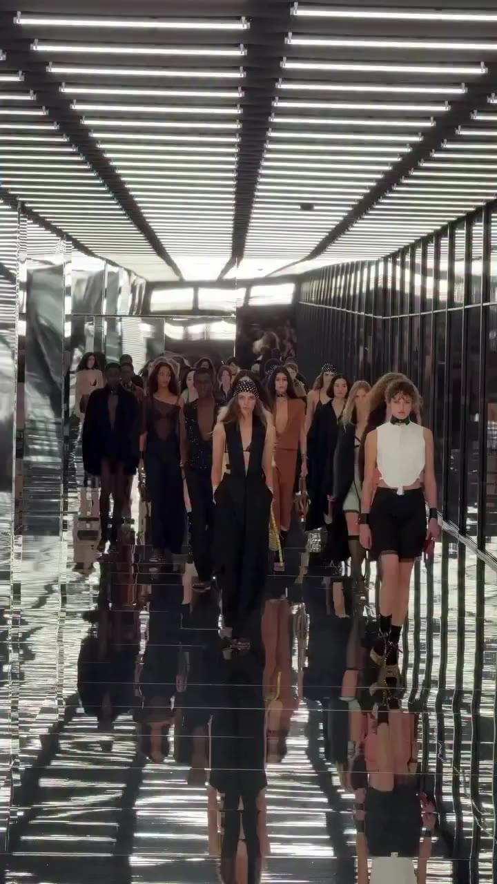 @fendi COED RTW Spring 2027 🖤💫 Chief Creative Officer: @MariaGraziaChiuri…