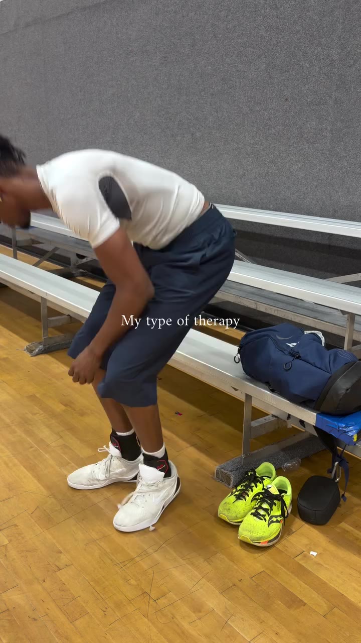 🧘🏾‍♂️