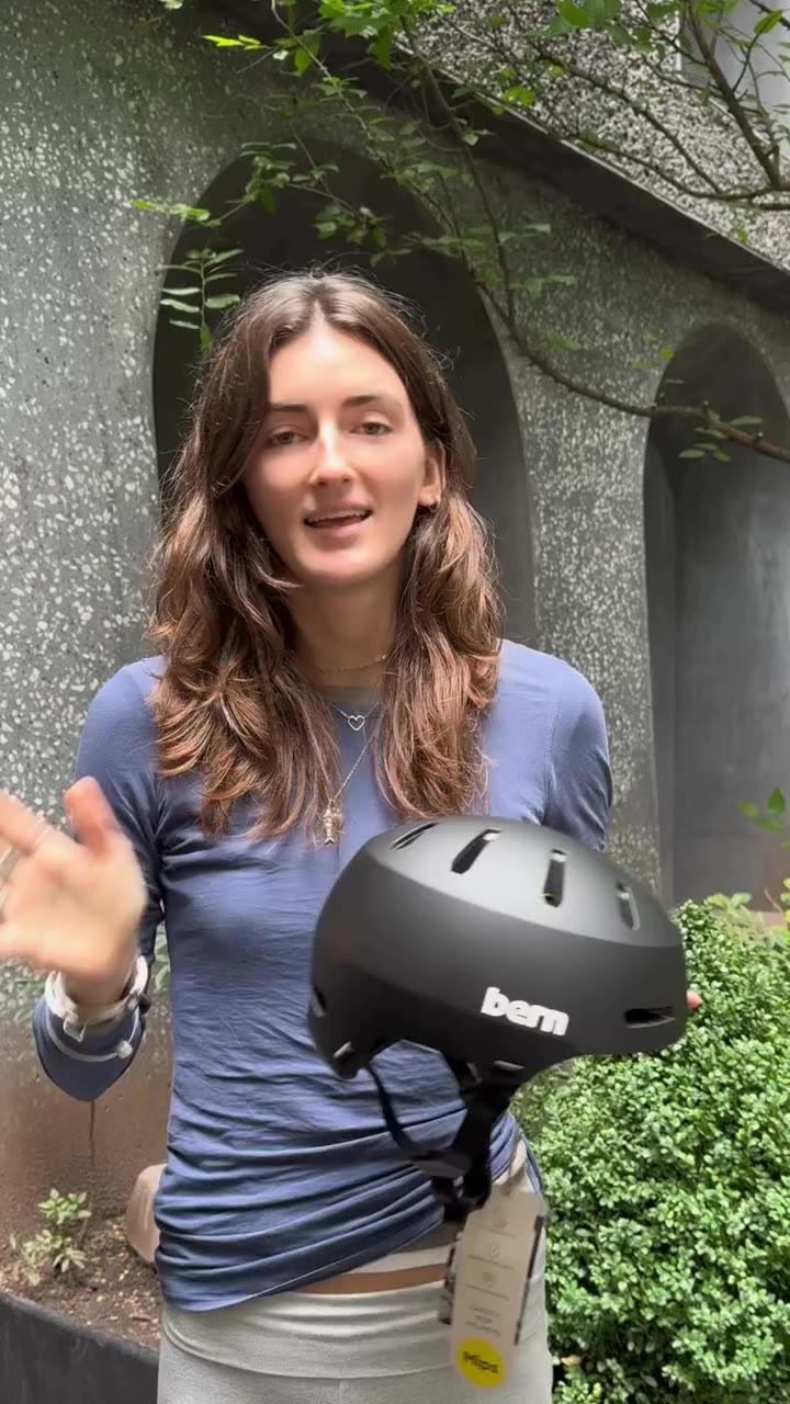 The iconic skate style lid. Bern’s Macon 2.0🛹🚲 Featuring: ⭐️ Rib Tech…
