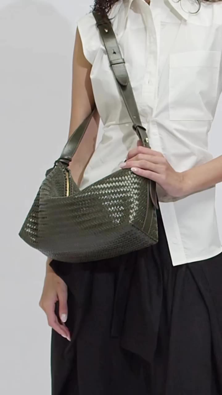 BOLSA SOLANGE Disponível nas lojas físicas e no site.