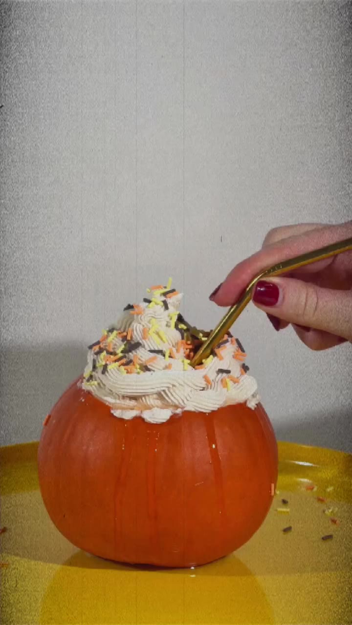 New fall drink just entered the chat 🎃 (plz do not actually drink this)…