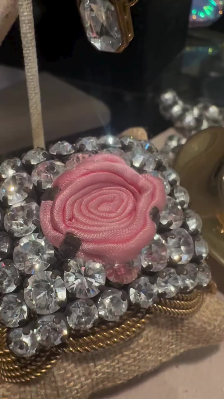 Such a Pretty Girl, preview of a pair featuring 1920s silk blooms. #rosette…