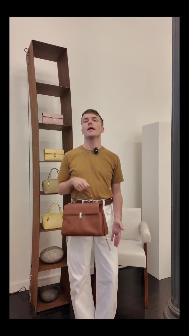 Structured bag fatigue? Consider this the antidote. The @savettenewyork Soft…