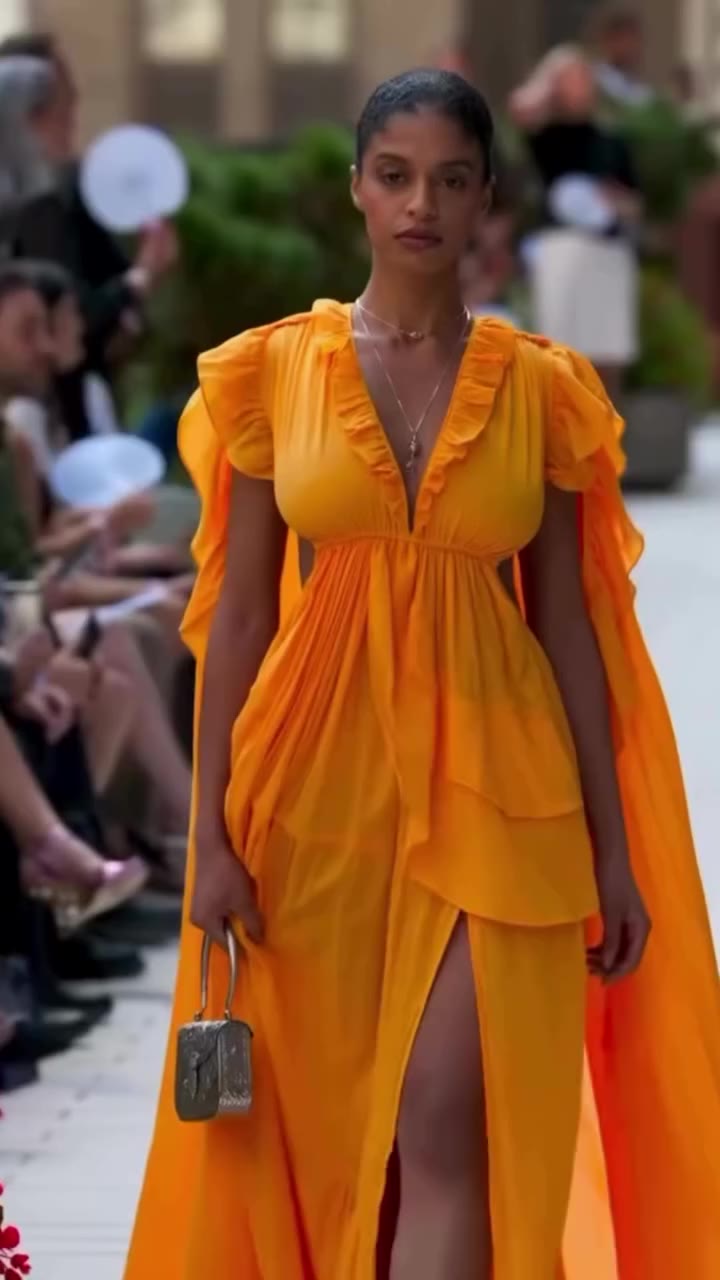 HODA (@hodaelk ) & DANIELLE (@daniellemoinet ) for @flyingsolonyc at NYFW ✨