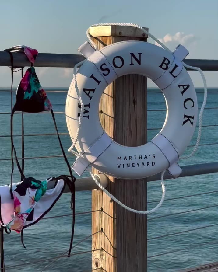 #maisonblack #oakbluffs #marthasvineyard #islandlife
