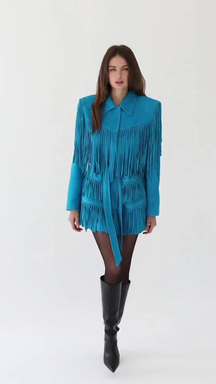 UNAPOLOGETIC ALLURE MEETS FLAWLESS CRAFTSMANSHIP. 💎✨THE ‘SUTTON’ SUEDE FRINGE…