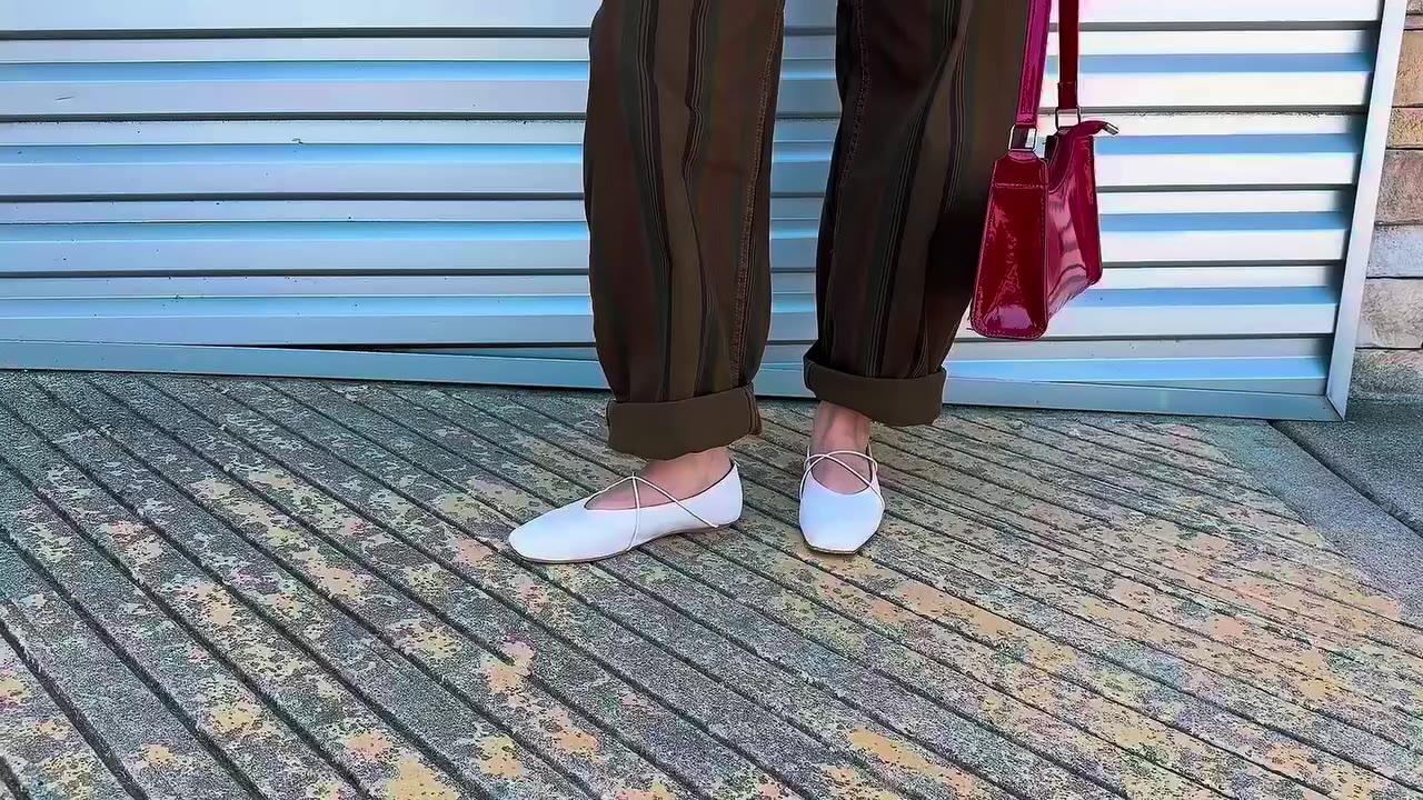 Low angle check! 📸⁠ ⁠ It’s the details for me—these criss-cross flats are…