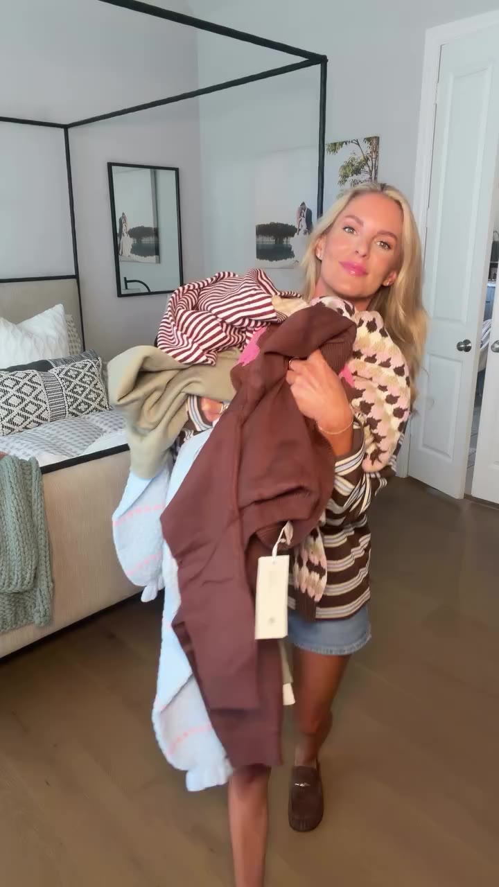 Amazon has the CUTEST colorful sweaters right now🙌🏼🤩 DROP ANY COMMENT BELOW…