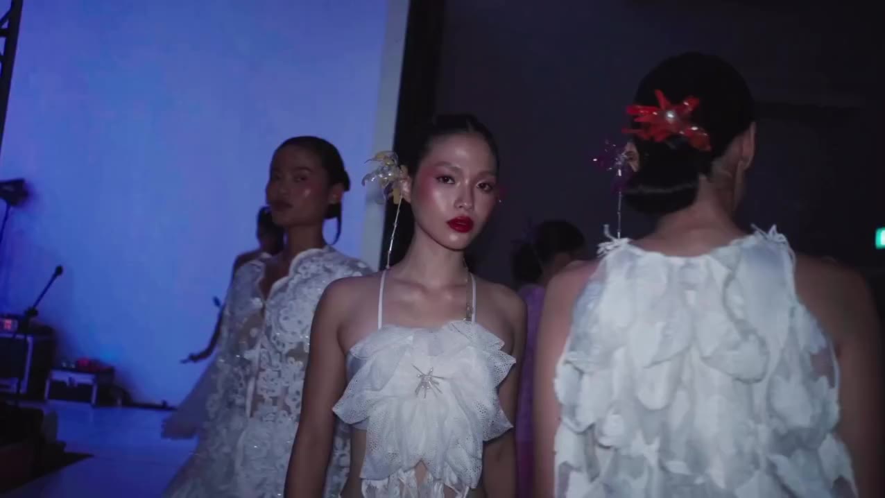 The first day of JFW 2026 took us from the opening parade to the first shows…
