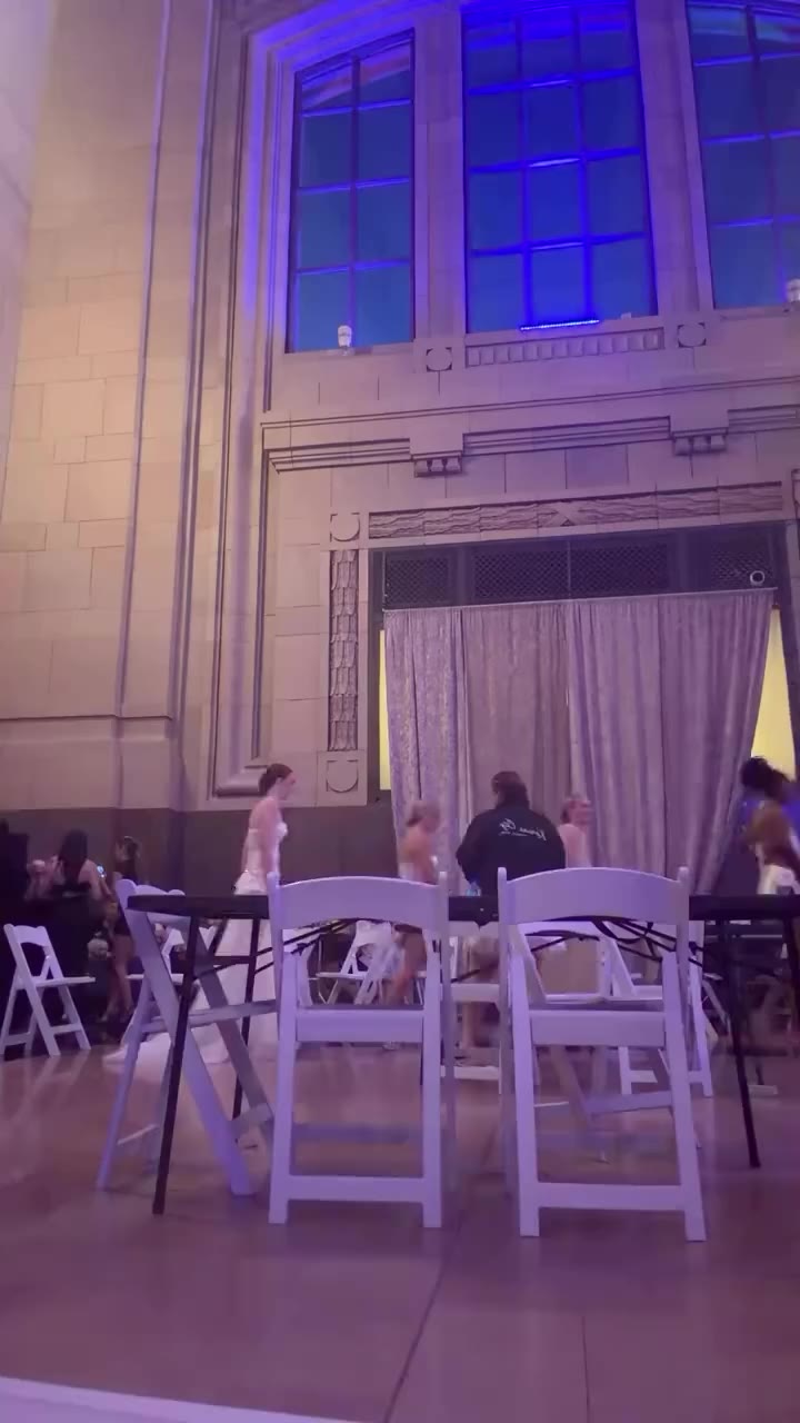 Backstage shenanigans🙈 #fashionweek #fashiondesigner #bts #explore