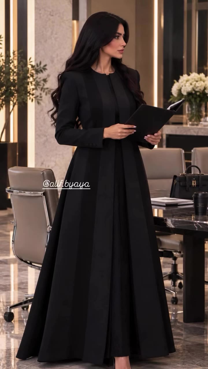 Alif.byaya — Where elegance speaks softly ✨ كريب أسود فاحم مطفي، بتفاصيل راقية…