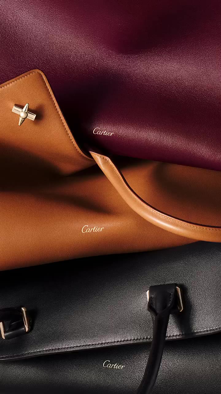 A true style companion, the new Clash de Cartier bag can be carried just as…