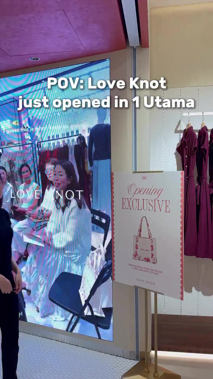 A little love has found its way to 1 Utama. ✨ Introducing Love Knot, where…