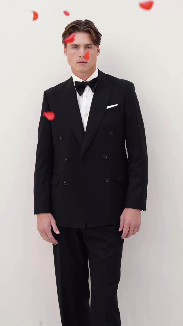 A black-tie dress code calls for ultimate Savile Row elegance. 🌹 Make a…