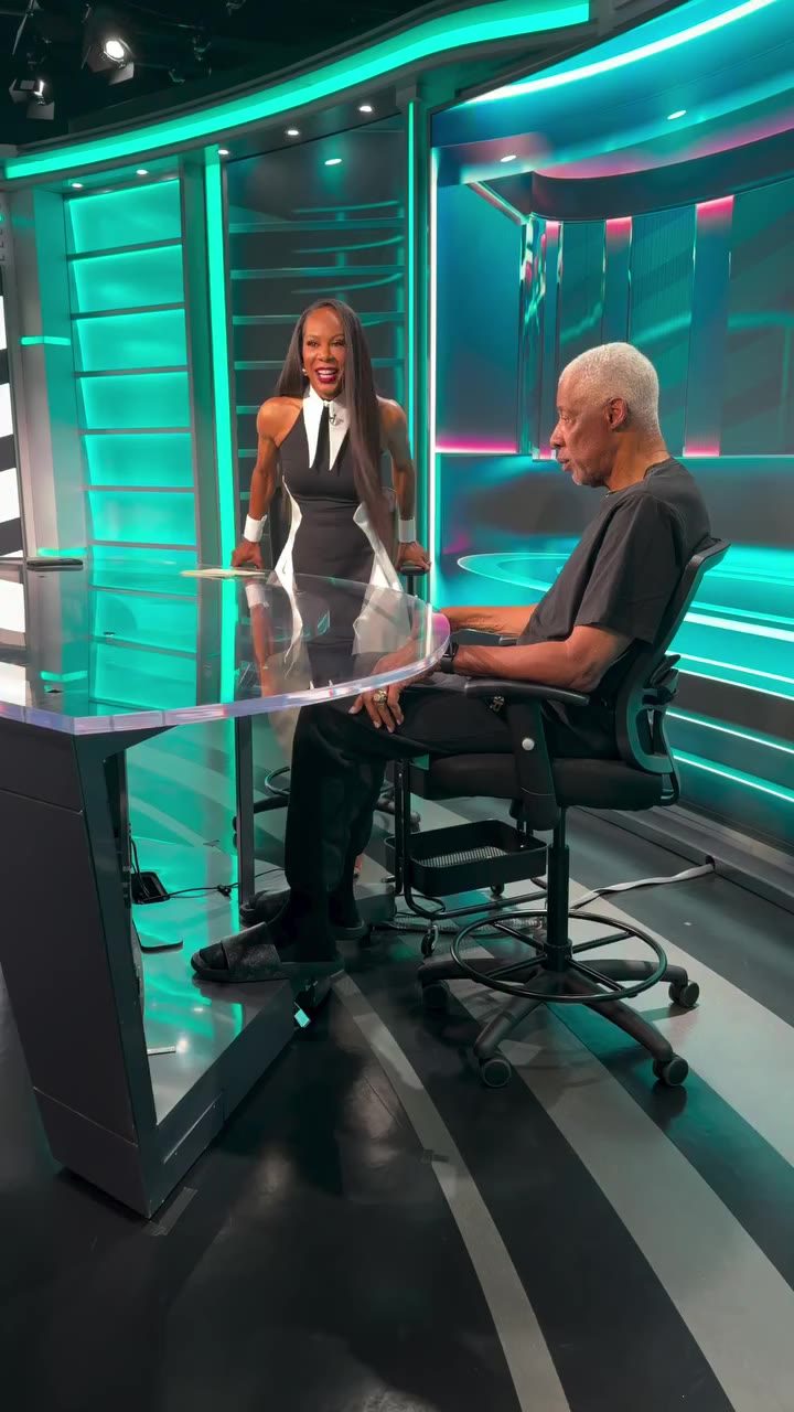 Stunning @sanyarichiross #StyledByMickey for her new show, on a new episode of…