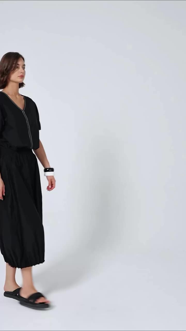 Pin Tuck Hem Skirt, reintroduced in 100% Cotton Poplin. Crisp, breathable, and…