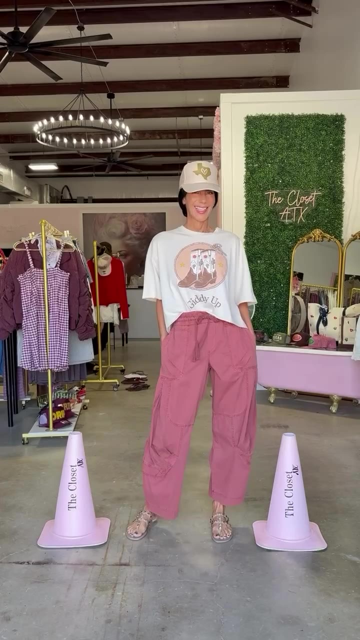 Happy Thursday, friends! 🤍 So many new pieces that hit the floor this week……