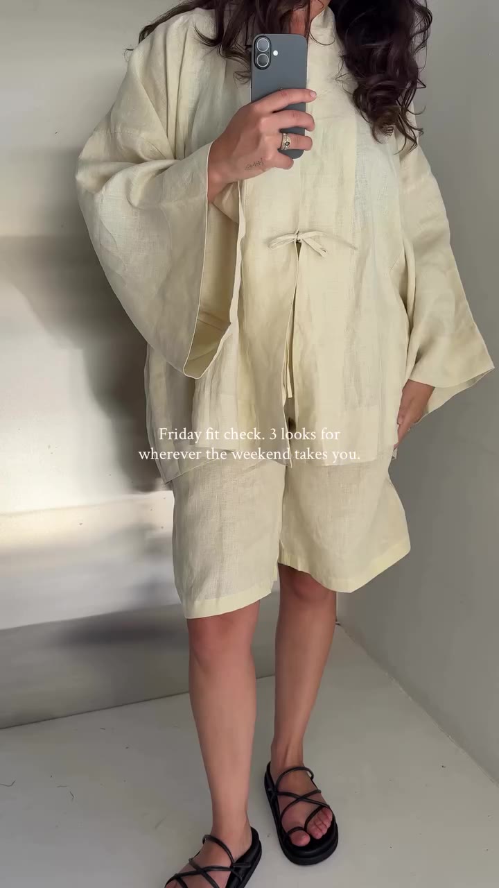 Weekend dressing, the UNIKSPACE way. Easy silhouettes, natural fibres and…