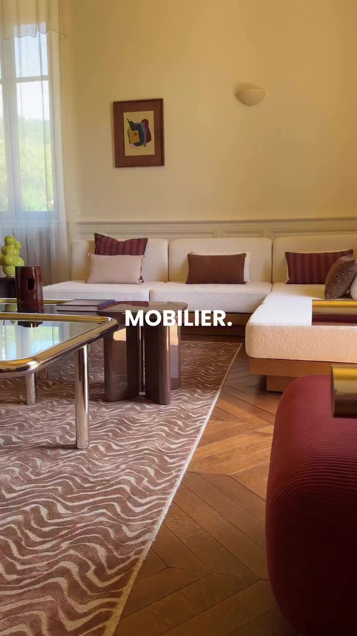 3 métiers, une même signature. Mobilier, accessoires et textile : une gamme…