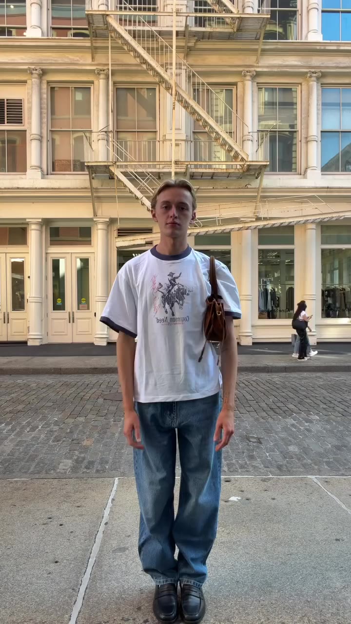 @little.whitey takes NYC in style!! 🍎