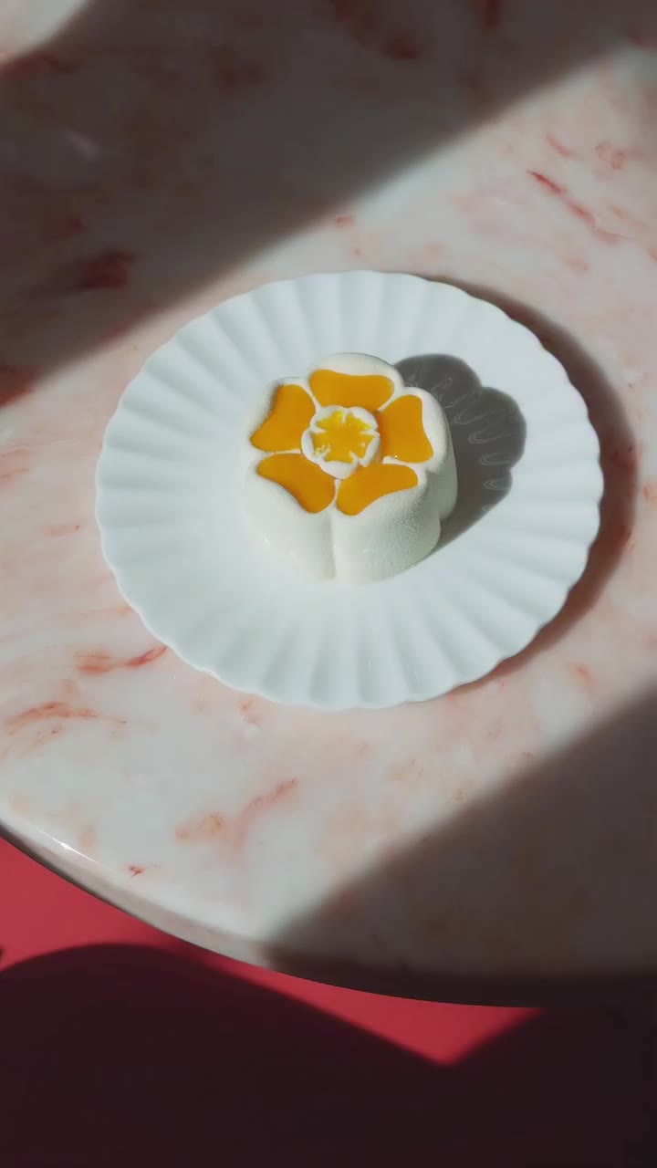 East meets West through the art of pâtisserie. To celebrate the Mid Autumn…