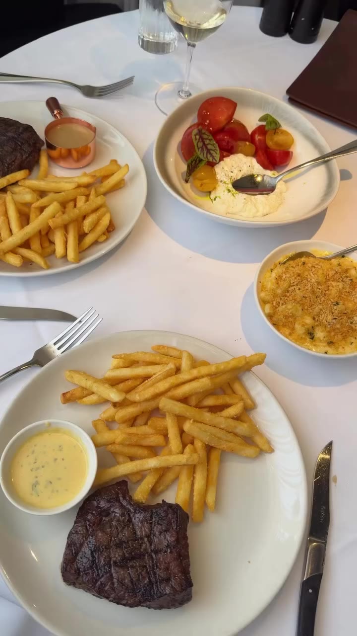 Table for us | Ep. 4 @fatcow_onjamesst The 3-course Prime Time Lunch set menu…
