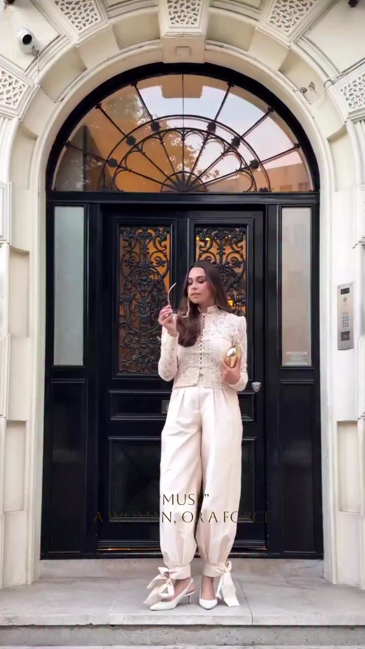 VICTORIA top as soon on @houseofmisu ‘s @summiyyap ❤️ absolutely stunning!…