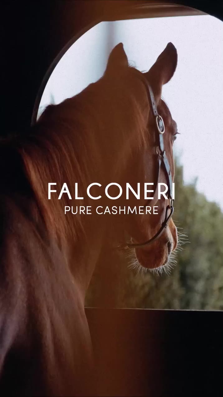 Embracing the arrival of autumn through tactile depth and refined simplicity…