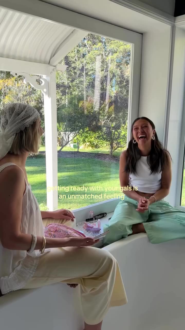 Proof that getting ready is half the fun!! ✨