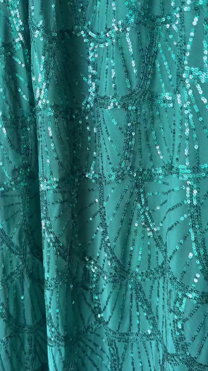 Would you wear sequins to a formal wedding, or is it a hard no? 👀 @kellyparty…