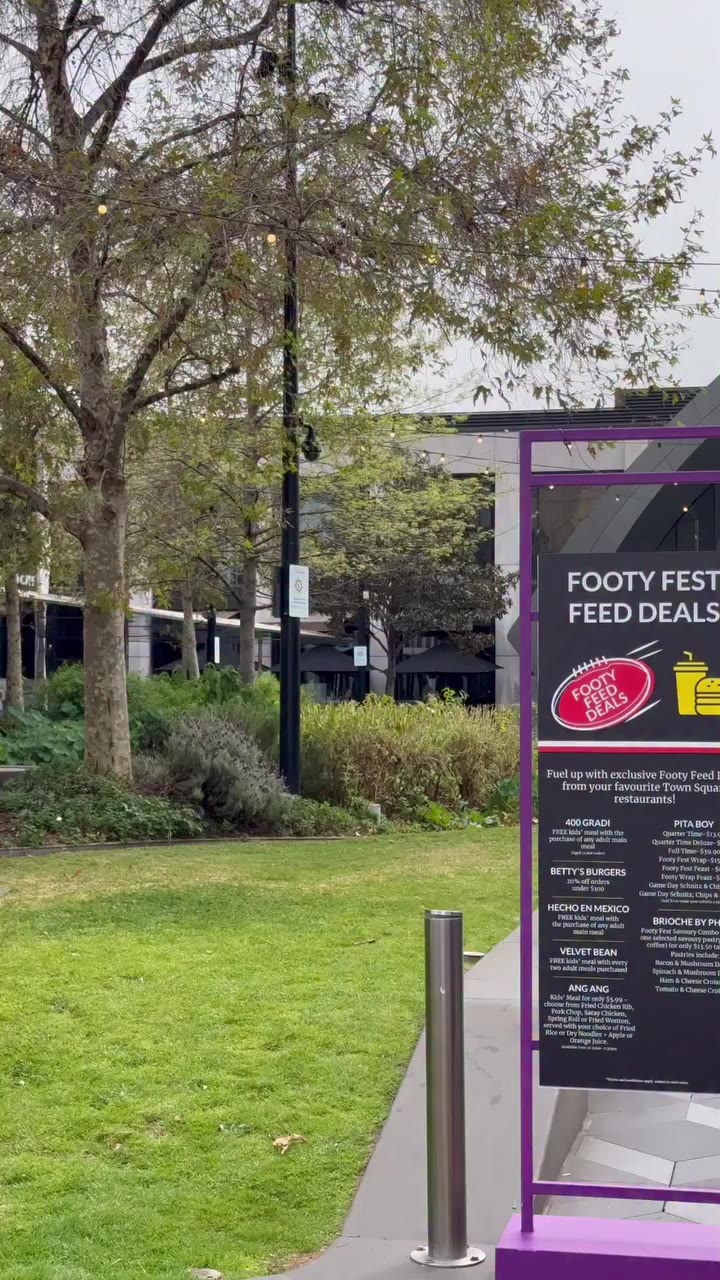 A fun filled Friday at the @eastland Footy Fest 🤩🏉 Such a great day of meet…