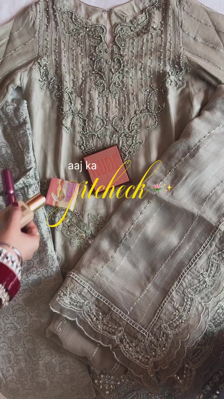 Comment “Fit” for link. 💁🏻‍♀️✨ #EthnicLook #DesiGirl #IndianFashion…