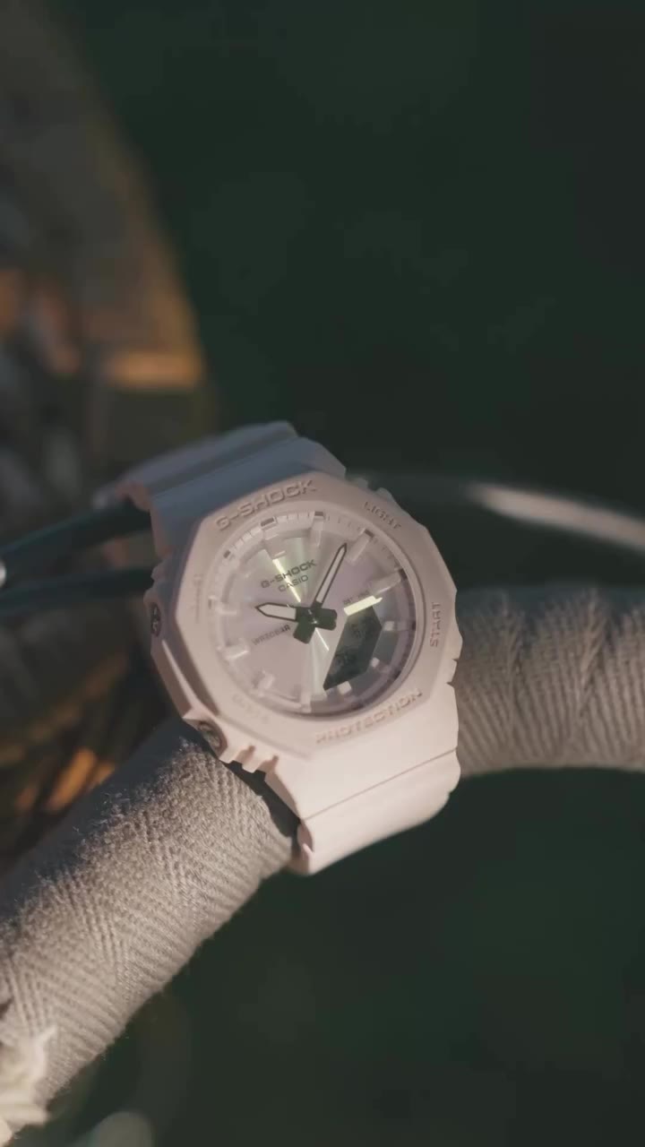 A luxurious glow for a watch that makes timekeeping easier and prettier. Its…