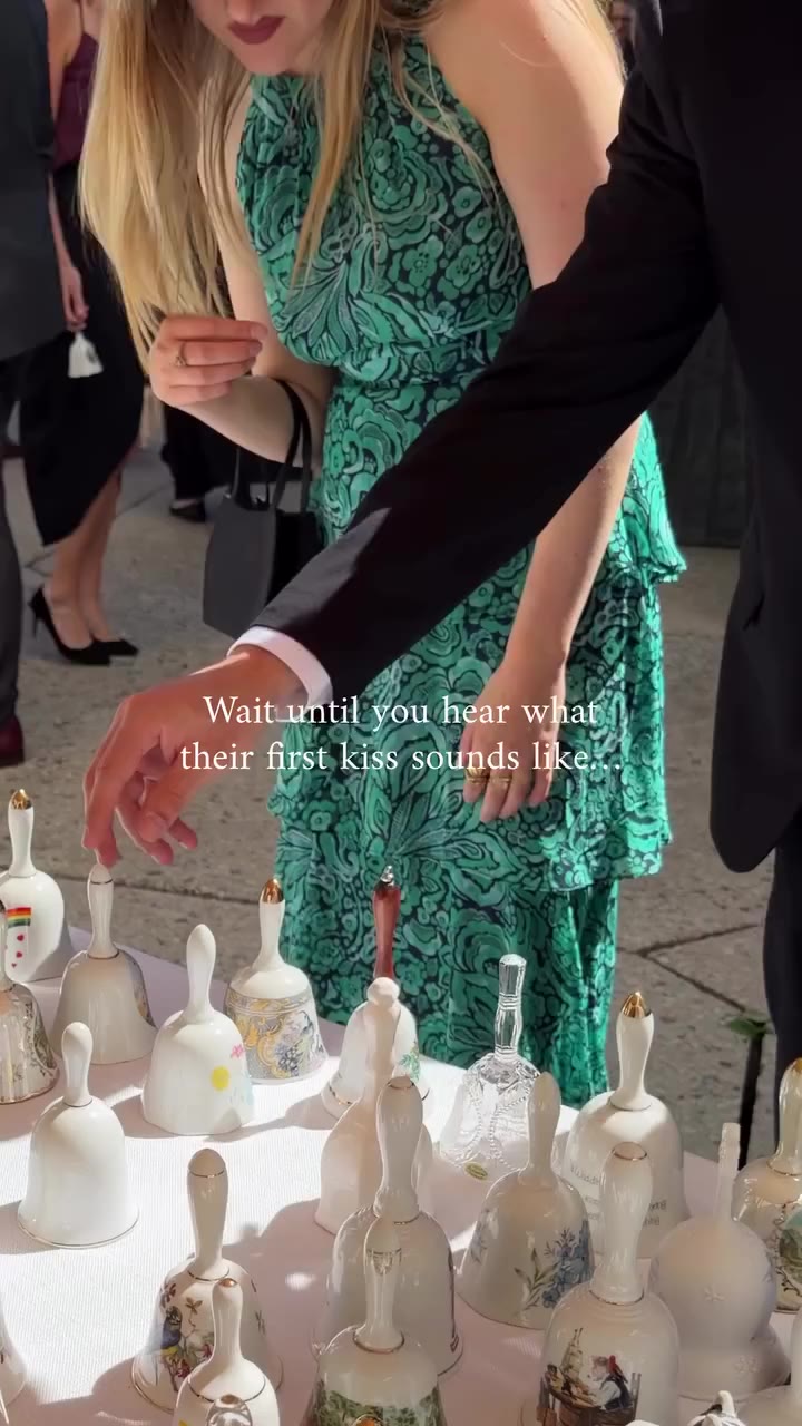 The guests had one job: ring their bells for the first kiss 🔔 The sweetest…
