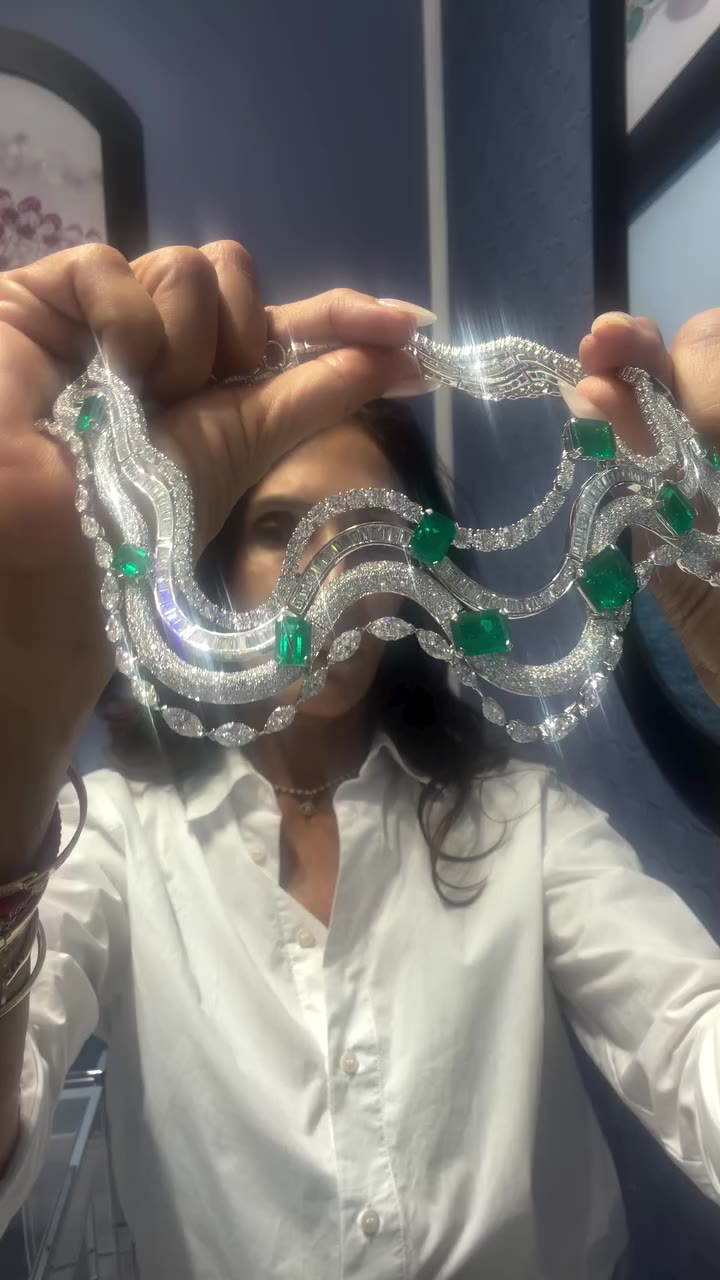 The beauty of BENOI! This Colombian emerald and diamond suite is signature…