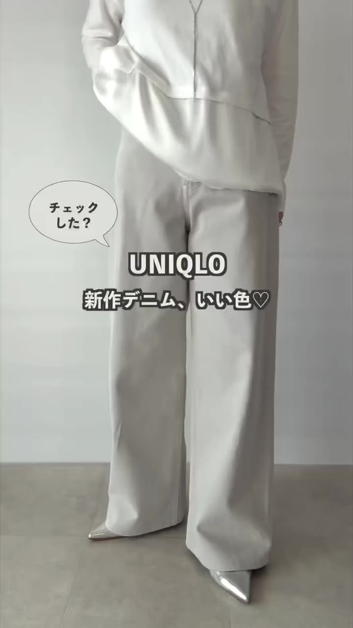どっちのコーデが好き？ もちもちなマシュマロダンボールパーカー❣️ キュッと絞ったキャンディスリーブが可愛く 女性らしさあり✨ ダブルジップ最高👍…