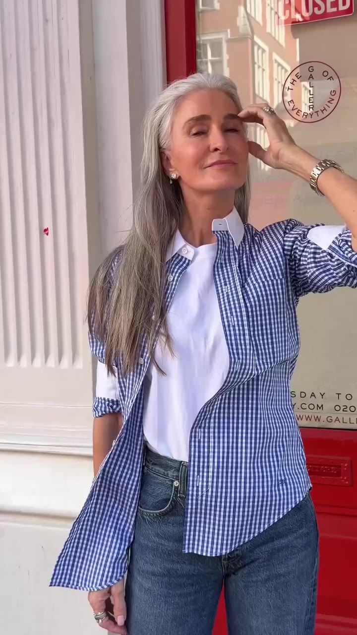 Seen at the AW26 Press Day: @carolinelabouchere in the Johnny Shirt.