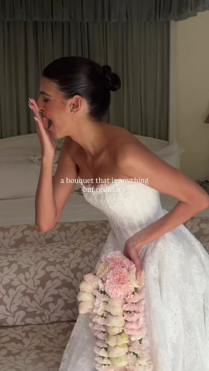 Iconic styling from AL bride @gracecasaleiro, wearing the Dahlia gown in…
