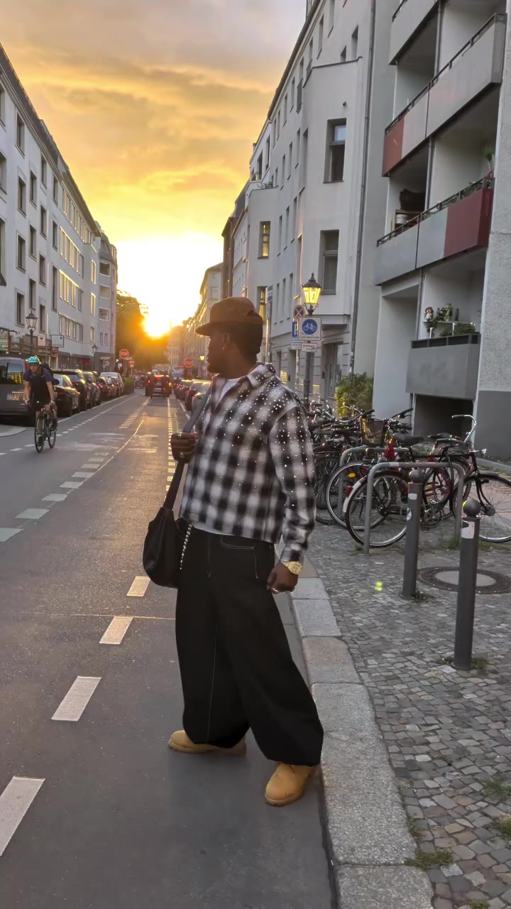 Sun 🌞 set in Berlin #streetwear #mensfashion #fashion #outfitinspo #explore