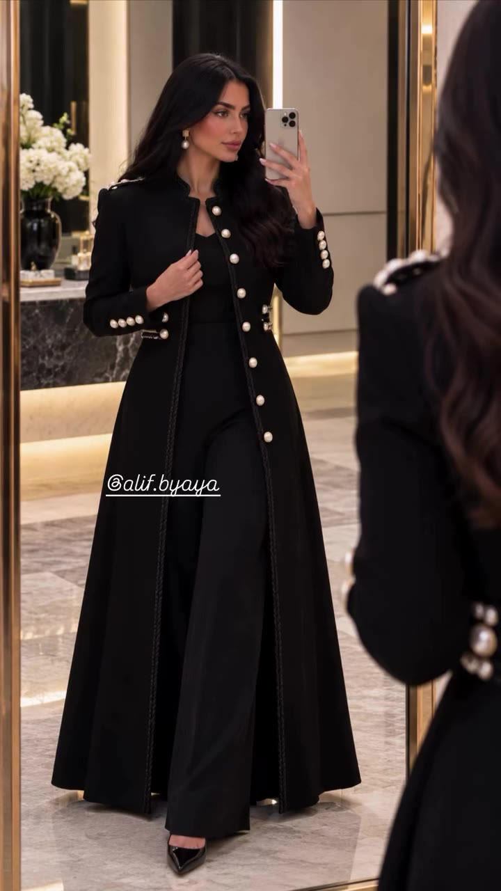 Alif.byaya — Where elegance speaks softly ✨ عباية سوداء فاخرة بتفاصيل أنيقة من…