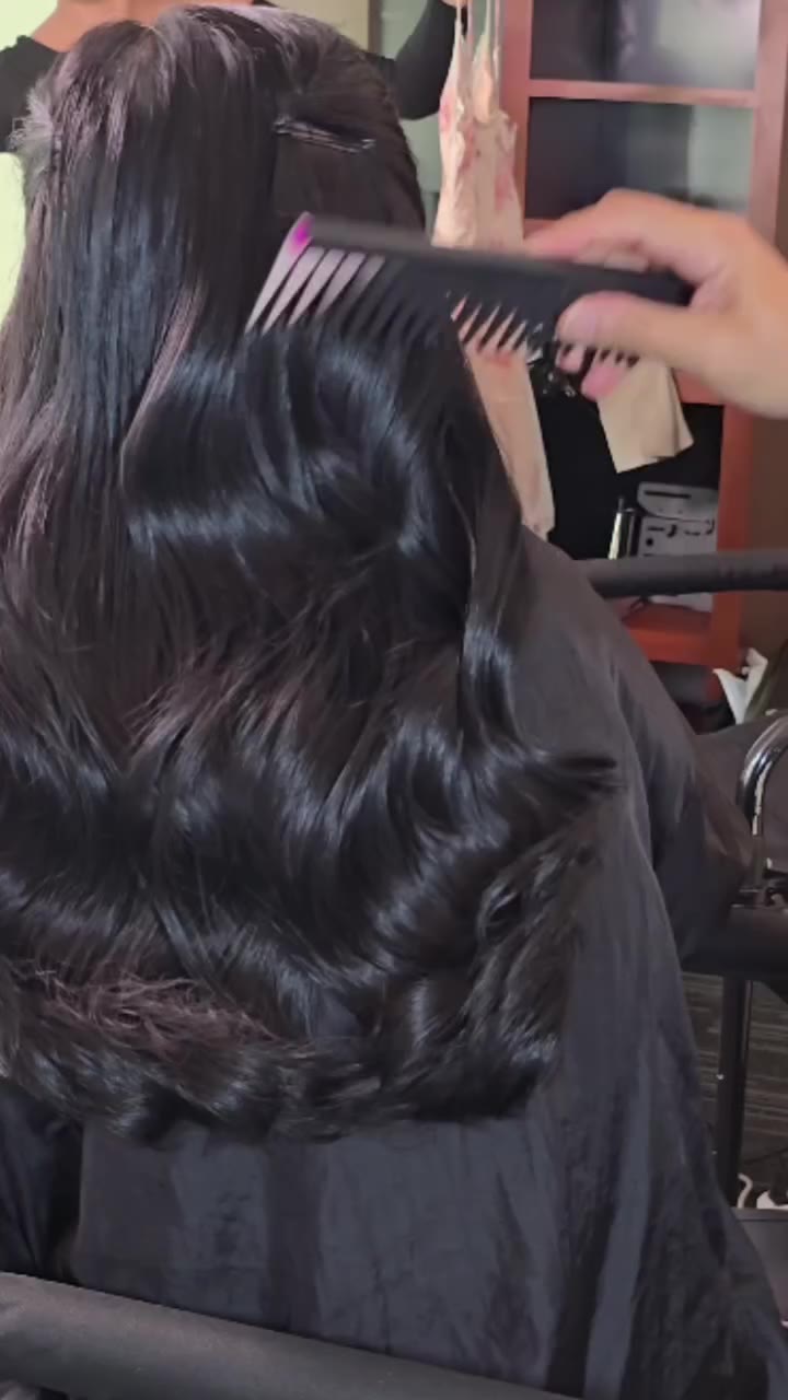 “Let’s play and spray with Bianca De Vera’s gorgeous curls today! 🤭💁🏻‍♀️✨ A…