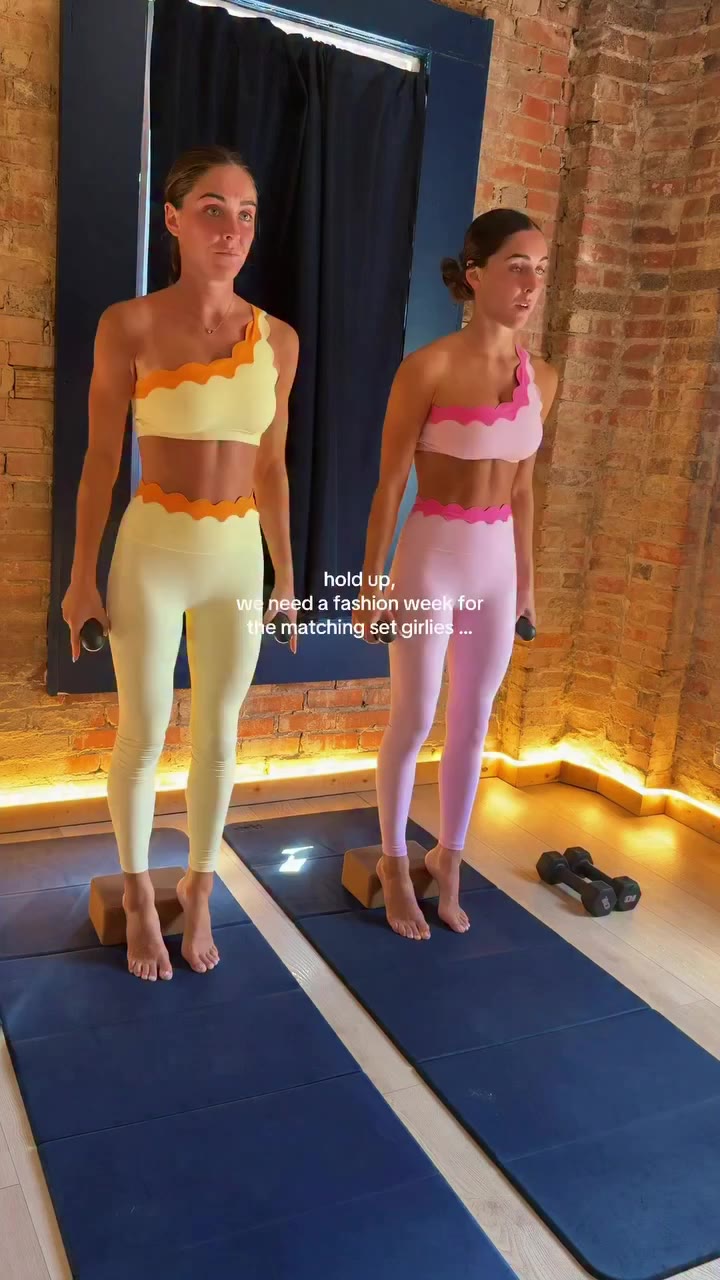 Twinning, but make it Scallop. @thesculptsisters #wiskii #wiskiiactive…