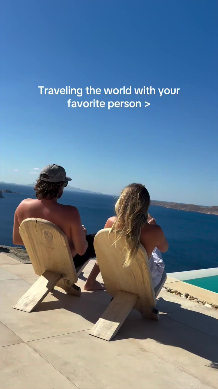 Send this to your favorite person 🤍 🌎 #greece #travel #couple #travelcouple…