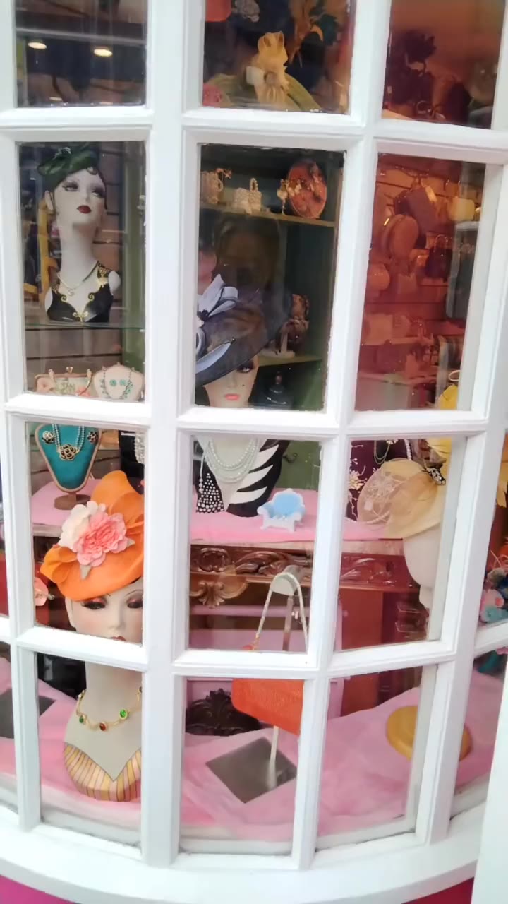 New hat - new window display from @meya_accessories . . . . #meyaboutique…