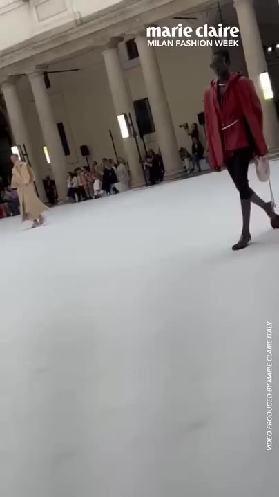 #sportmax #milanfashionweek repost @marieclaireitalia #MilanFashionWeek #MFW…