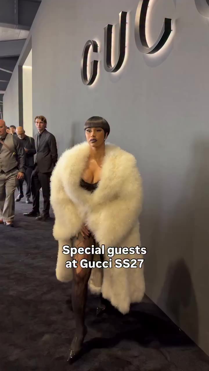 Alcuni special guests della sfilata SS27 di @gucci ✨ #gucci #georgina…