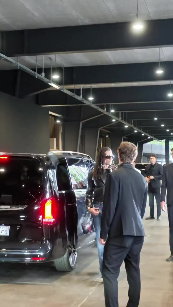 @ghali è arrivato al The Store Show, La sfilata p/e 27 di @gucci Video…