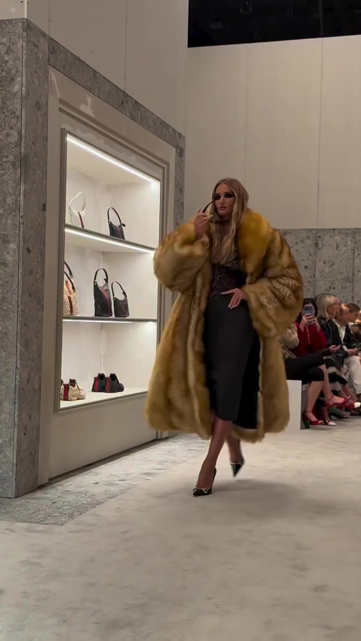 Yes Gucci! 🔥 This afternoon in Milan, #Demna turned the Gucci show space into…